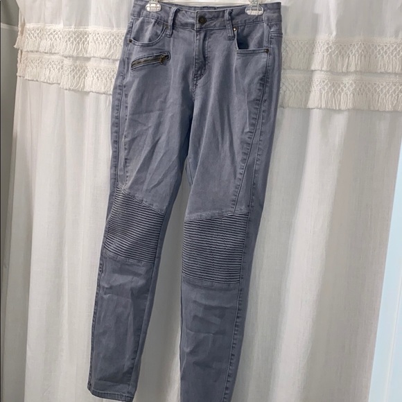 Textured jeans - Picture 1 of 3